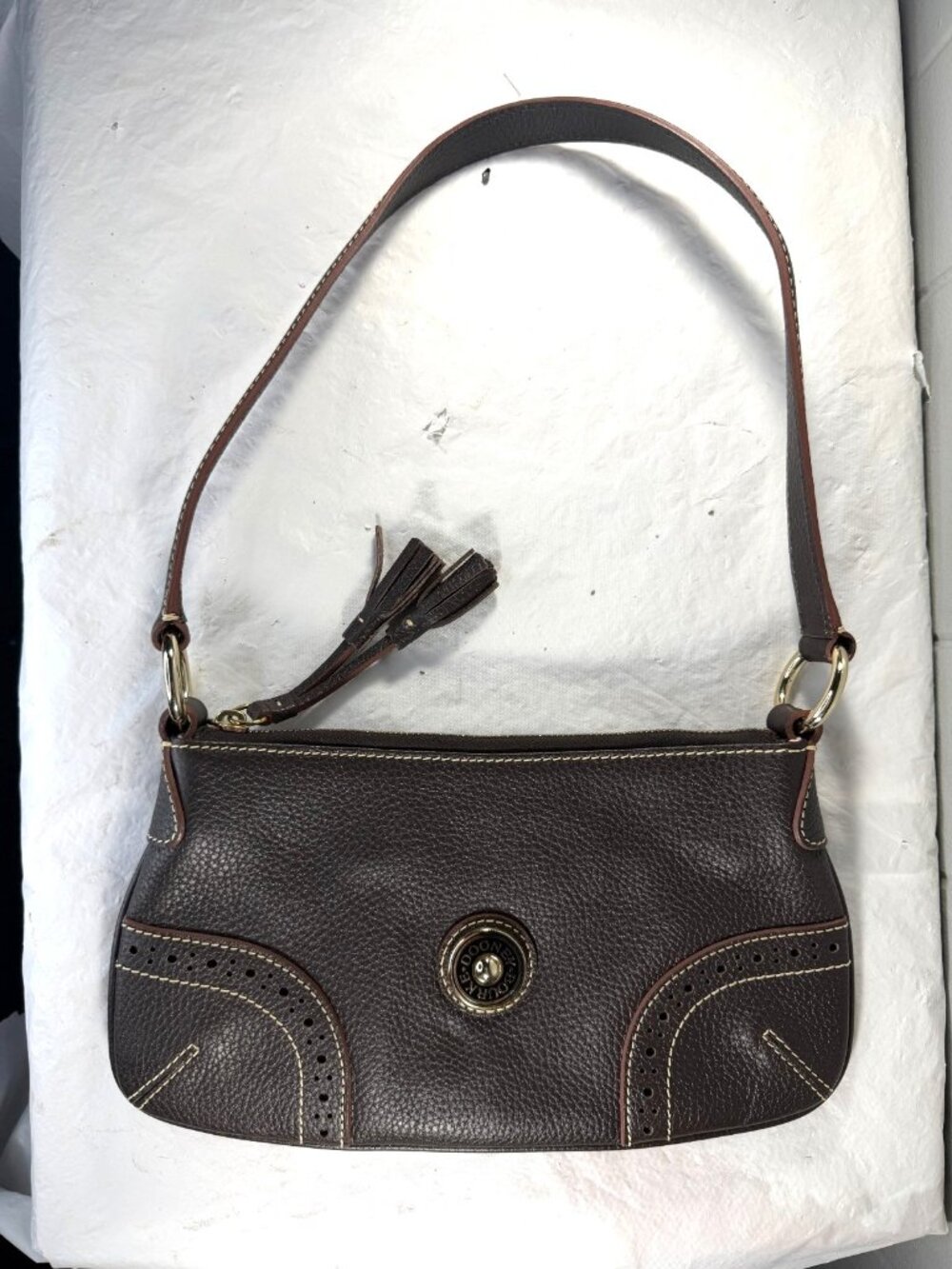 Vtg Dooney Bourke dark brown pebbled leather baguette Top Zip Shoulder Bag Purse